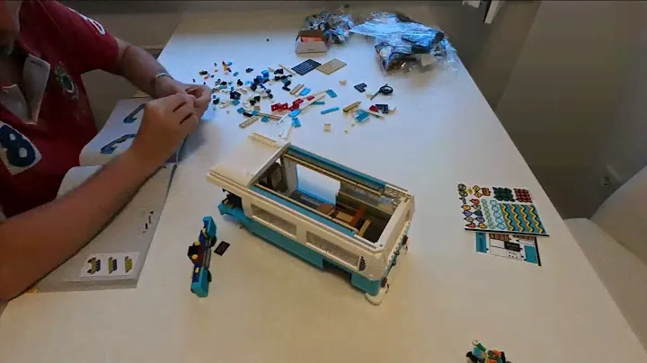LEGO Volkswagen Camper Van T2 (10279)