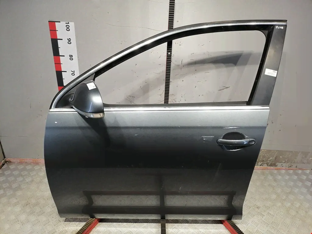 Дверь передняя левая Volkswagen Jetta (1K5), Jetta (1K5)-4