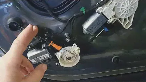 Доводчик двери Volkswagen Touareg cr