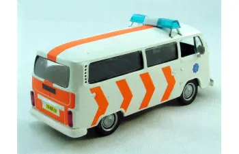 VOLKSWAGEN T2b, Полицейские Машины Мира 17, белый-0