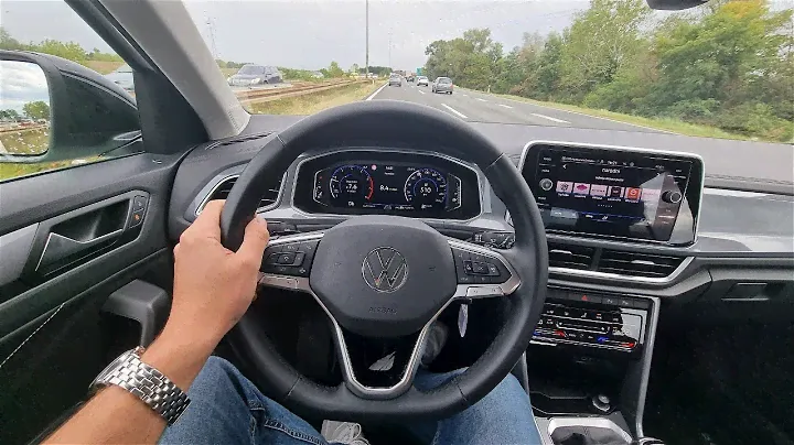 2022 Volkswagen T-Roc 1.5 TSI DSG - consumption on 130 km/h (+ city / engine sound)