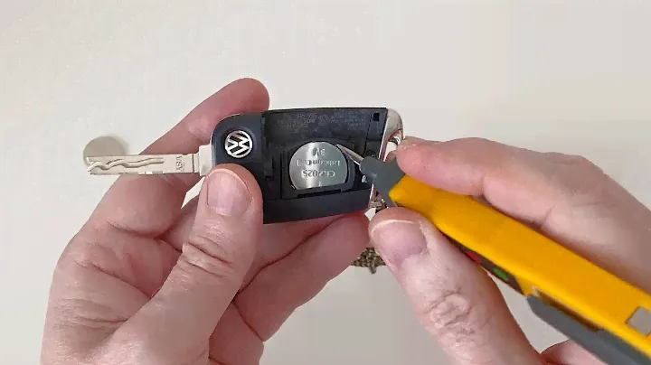 Замена батарейки в ключе Volkswagen Tiguan open key replace battery manual