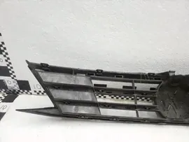 Решетка радиатора Volkswagen Jetta 6 Restail