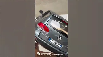 Volkswagen Touareg 1:18 Burago