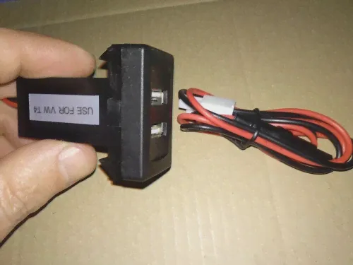 🛍 Автомобильное зарядное устройство USB зарядное устройство Автомобильное двойное зарядное устройство USB для VW для моделей Volkswagen T4 2,1a для автомобильного зарядного устройства Volkswagen специ-4