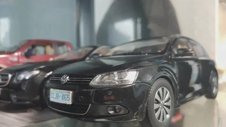 Unboxing of 1/18 Volkswagen Sagitar(Jetta) Tsi 2012 by Paudi