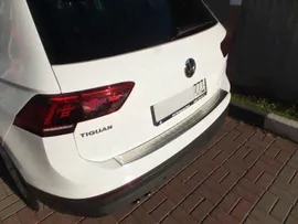 Volkswagen Tiguan (17–) Накладка на задний бампер, нерж.