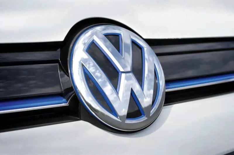 ЭЛЕКТРОМОБИЛЬ VOLKSWAGEN E-GOLF-2