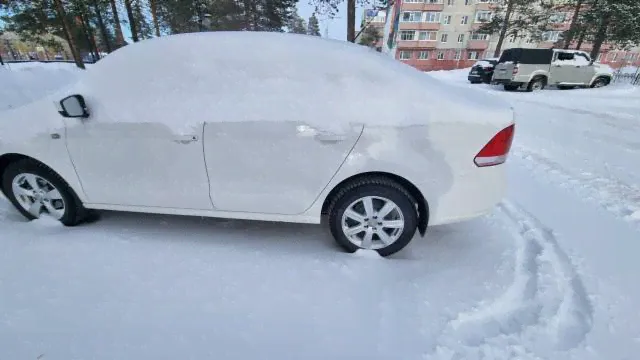 Volkswagen Polo 2012 года выпуска-2