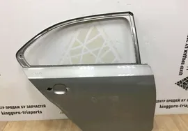Дверь задняя правая Volkswagen Jetta 6 2011 oem 5C6833056E
