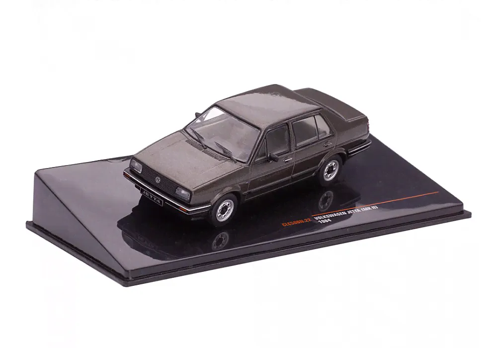 Масштабная модель 1:43 Volkswagen Jetta (Jetta II) 1984 серый металлик