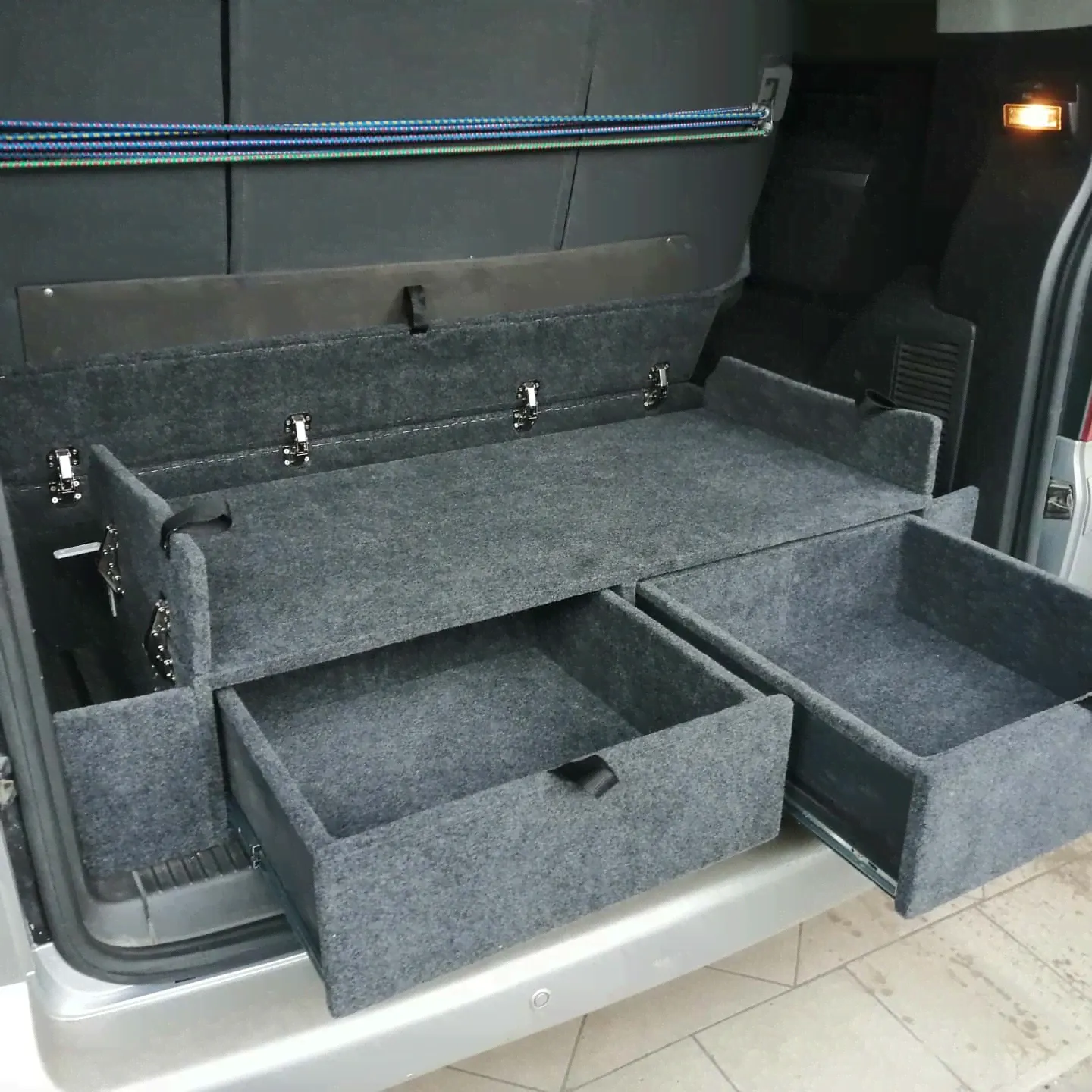 Органайзер для Volkswagen Multivan T5 (экспедиция)-2