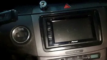 Как подключить магнитолу от замка зажигания( VW Passat B6)
