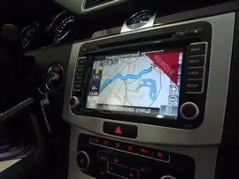 Головное устройство (мультимедиа FlyAudio) в штатное место для Volkswagen Passat B7 2010-