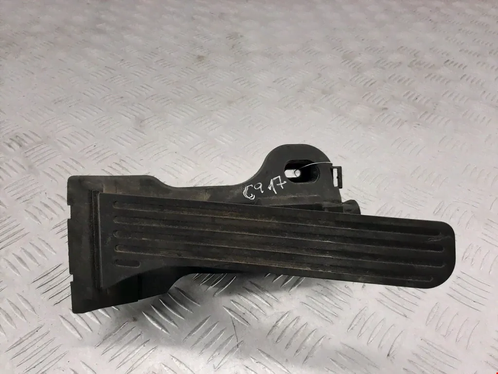 Педаль газа Volkswagen Caddy 4, Caddy 4-3