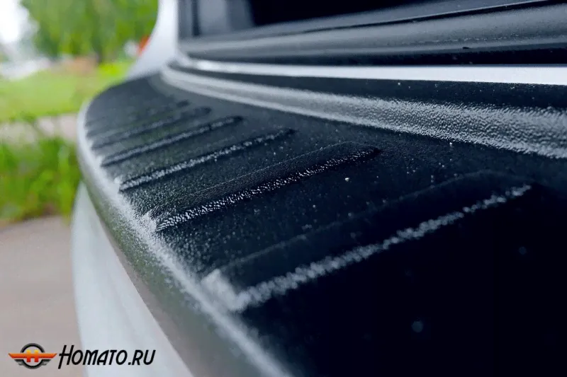 Накладка на задний бампер для Volkswagen Tiguan 2017+/2021+ | шагрень, с загибом-2