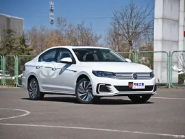 VOLKSWAGEN E-BORA 2019 Top