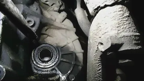 Volkswagen Passat B6(VW)/Фольксваген Пассат Б6 как поменять сальник привода/ replacing gland drive.