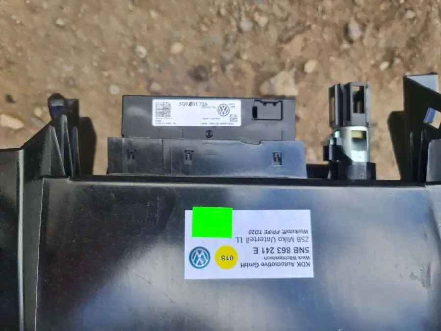 Разъем AUX / USB Volkswagen Tiguan 2 2018г. (артикул MTN-43266445)-0