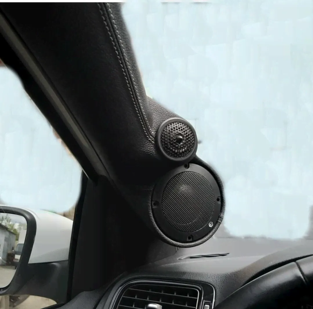 Стойки Volkswagen Polo СЧ+ВЧ кожа+строчка (изготовление на заказ)-1