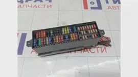 Блок предохранителей Volkswagen Polo Sedan (Mk5) 6R0937615A