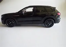 1/18 Volkswagen Touareg SUV Alloy Car Model 2022 Models