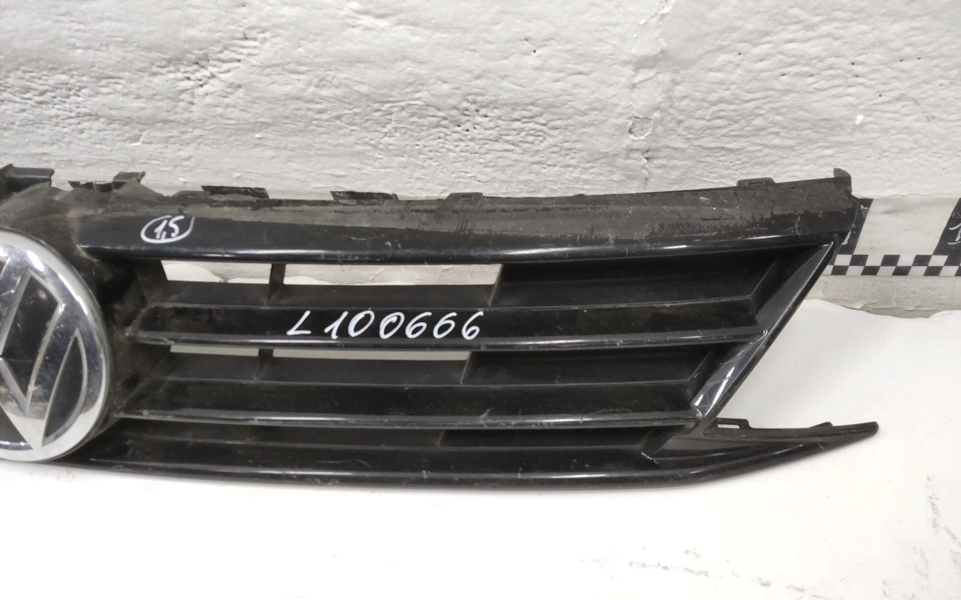 Решетка радиатора Volkswagen Jetta 6 Restail-2