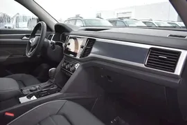 Volkswagen Atlas 3.6L SEL Premium R-Line