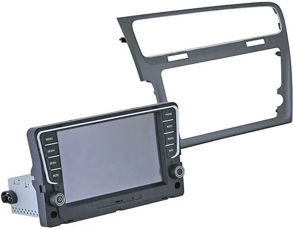 Штатная магнитола Intro CHR-8612 на Volkswagen Golf (Mk7)-4