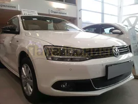 Защита радиатора Volkswagen Jetta VI 2010-2014 black PREMIUM
