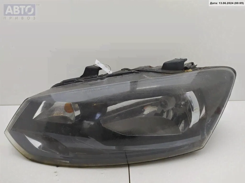 Фара левая Volkswagen Polo (c 2010) 53677569-0
