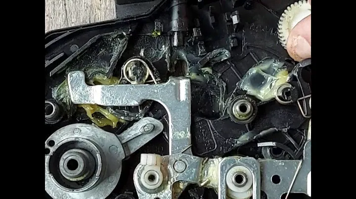 Механизм замка задней распашной двери Volksvagen T5. Volksvagen T5 rear swing door lock mechanism