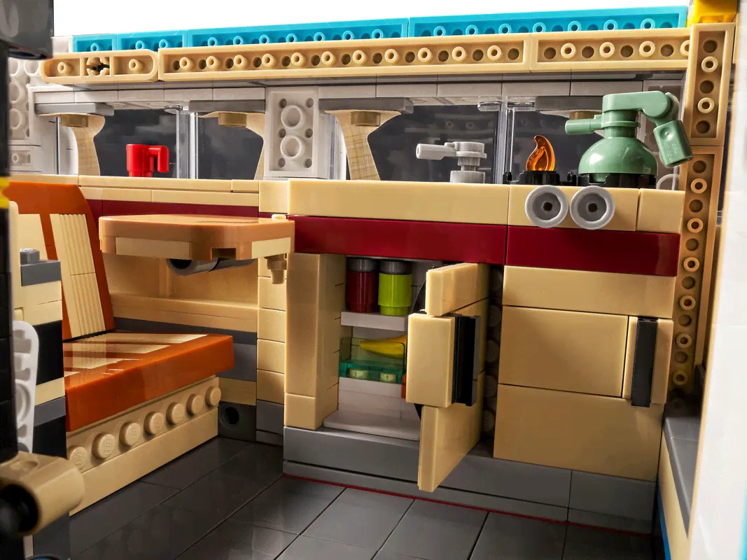 LEGO 10279 - Фургон Volkswagen T2 Camper-3