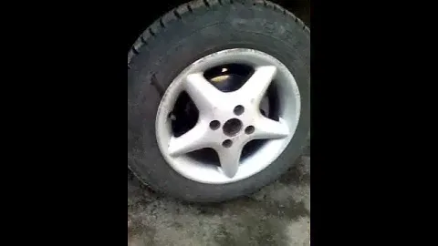 Разбитый передний подшипник ступицы  Volkswagen Vento