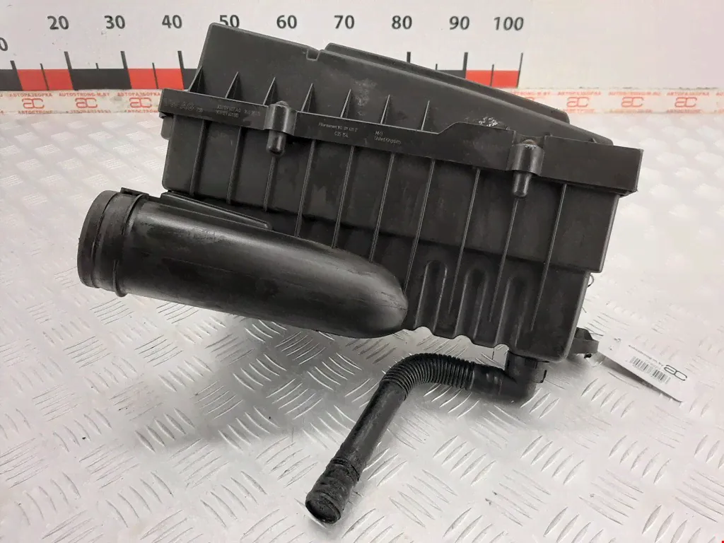 Корпус воздушного фильтра Volkswagen Jetta (1K5), Jetta (1K5)-1