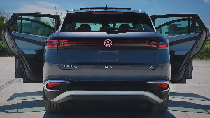 2023 Volkswagen ID.4 X PRO - интерьер (красивый внедорожник)