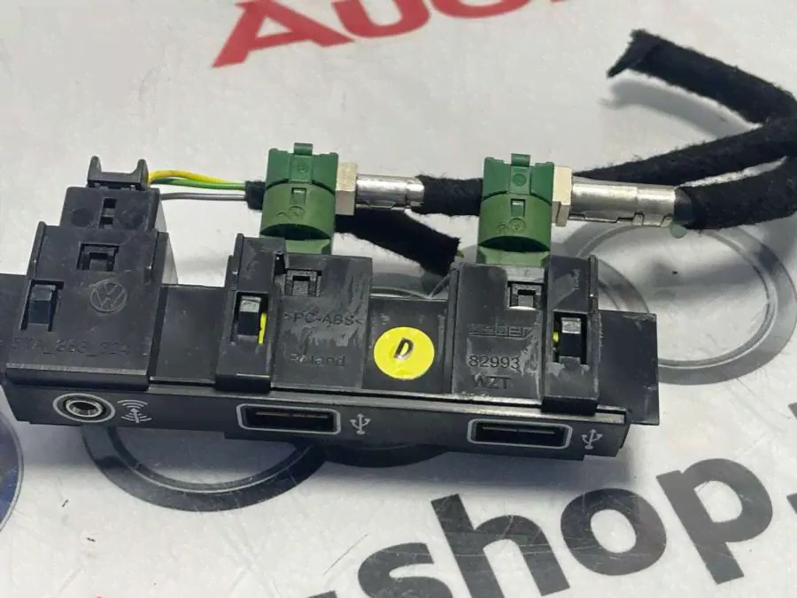 Разъем AUX / USB Volkswagen Tiguan 2 2018г. (артикул AUS-45719148)