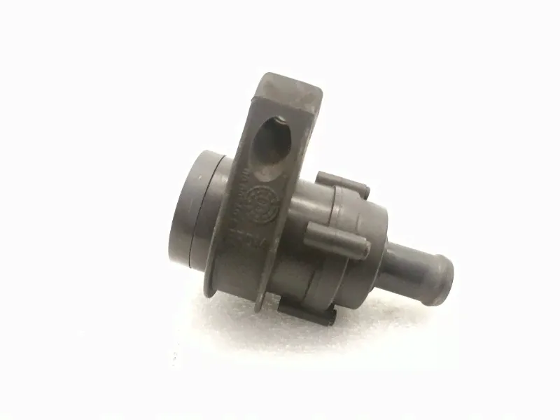 Помпа дополнительная Volkswagen Passat 2008 B6 3.2 AXZ 1K0965561 в Санкт-Петербурге-3