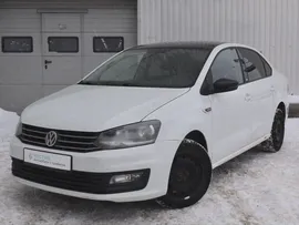 Купить Volkswagen Polo 2017, 1.6 MT (110 л.с.) Белый с пробегом 120000 км / 4663912 по цене от 878 010 руб в АВТОДОМ - официальный дилер в Москве