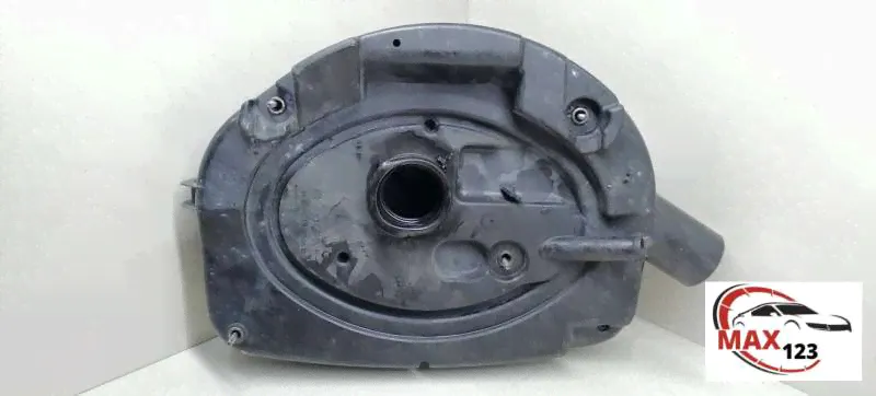 Корпус воздушного фильтра Volkswagen Polo 3 хэтчбек 1996г. (артикул 051-2072494)