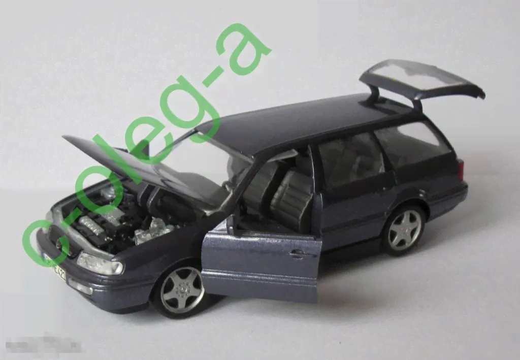 Volkswagen Passat Variant B4 1:43 Schabak-0