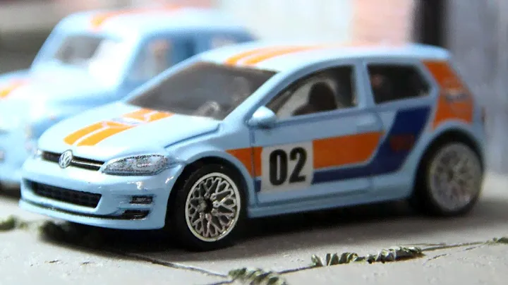 Hot Wheels Volkswagen Golf MK7 - Car Culture: Gulf (2019) 4/5