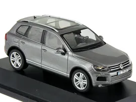 Масштабная модель Volkswagen Touareg 2010 серый металлик лучшая цена!