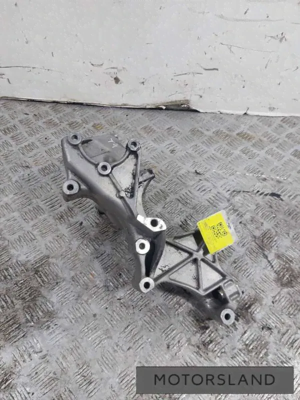 Кронштейн генератора Volkswagen Transporter T4 2001г. (артикул 014-46023054360)-1