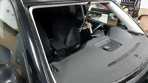 Установка лобового стекла Volkswagen Tiguan 1