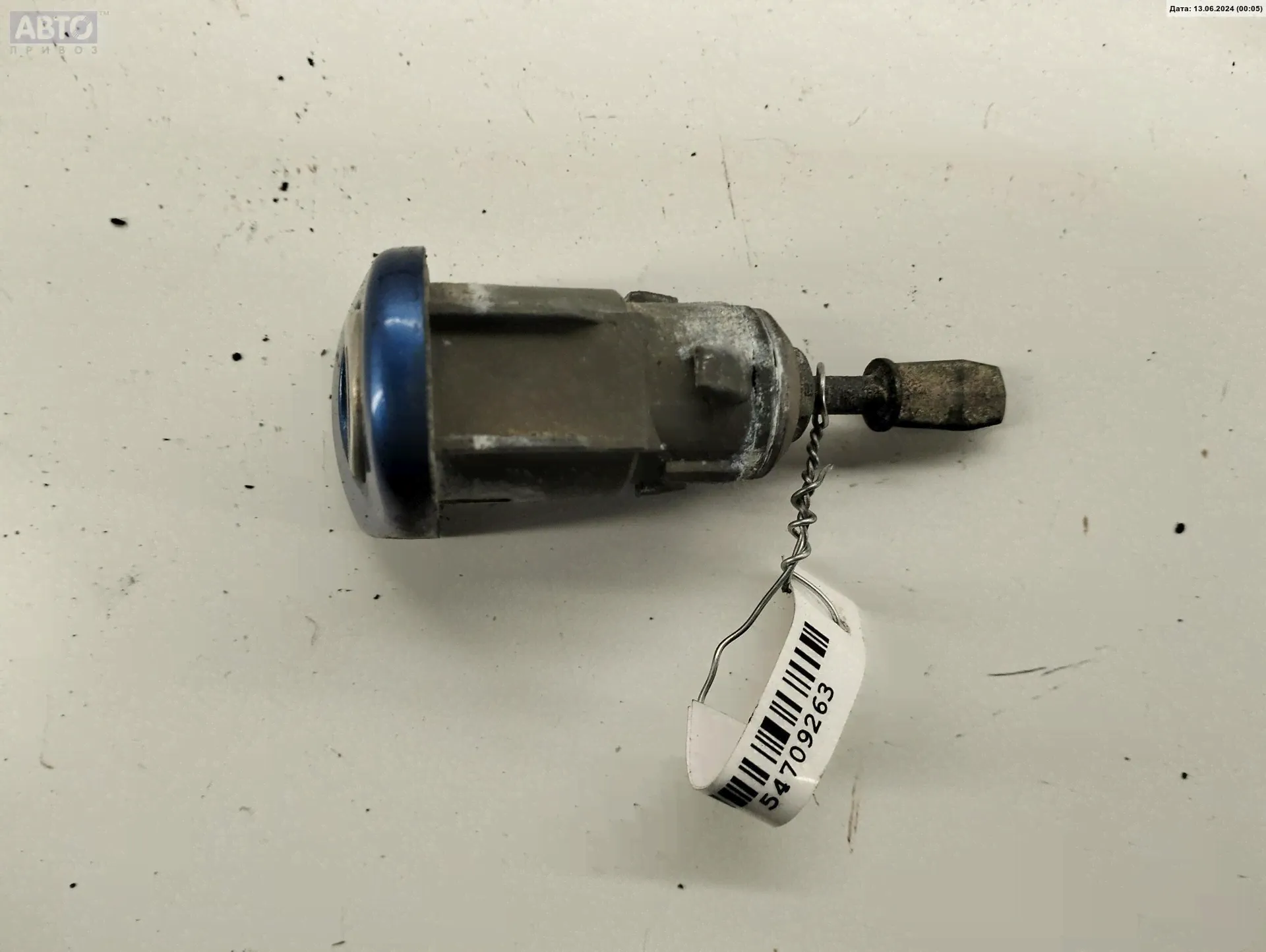 Личинка замка Volkswagen Polo (2001-2005)-0