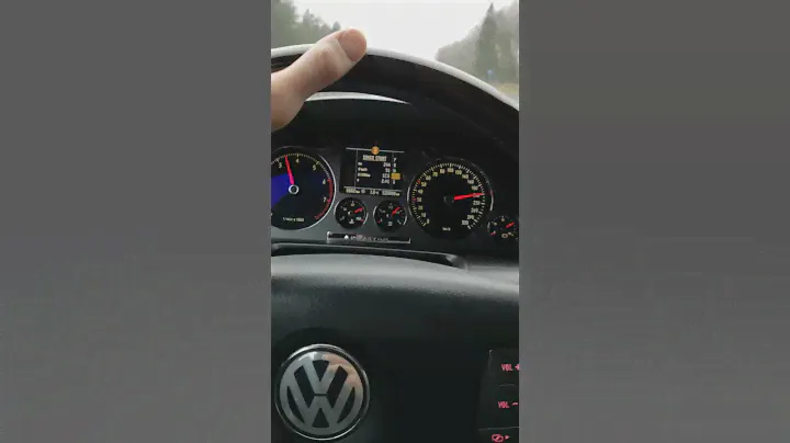 VW Phaeton W12 6.0 - Comfortable and quiet at 200 km/h #phaeton #w12