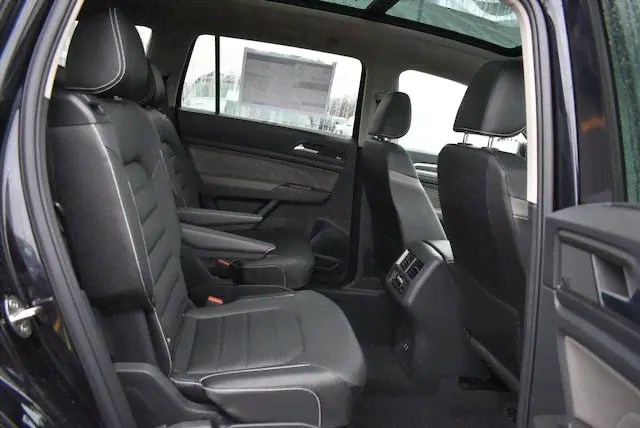 Volkswagen Atlas 3.6L SEL Premium R-Line-1