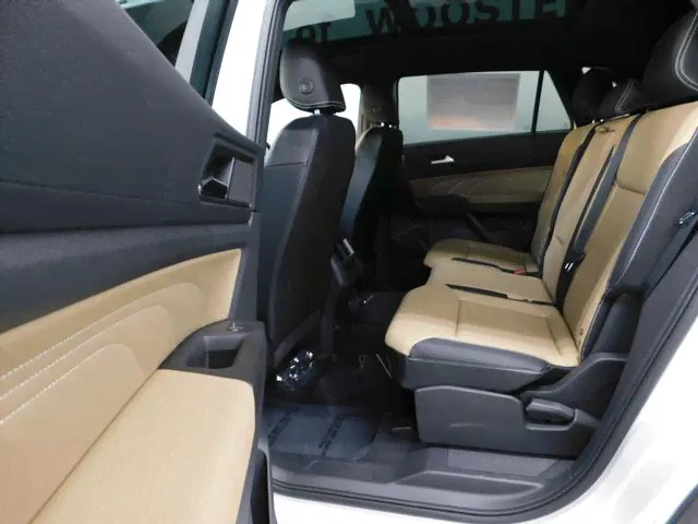 Volkswagen Atlas Cross Sport 3.6 V6 SEL R-Line Black-2