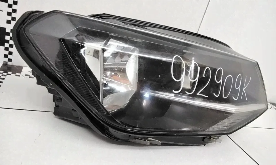 Фара передняя правая Volkswagen Caddy 4 галоген-2